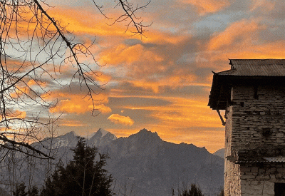 on the way to annapurna circuit trek